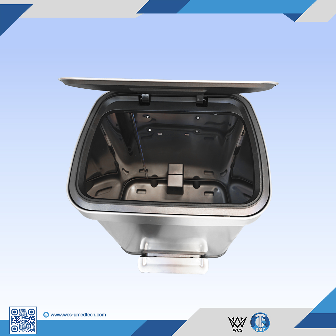 Professional ultrasonic cleaner for medical instrument sterilization and cleaning.